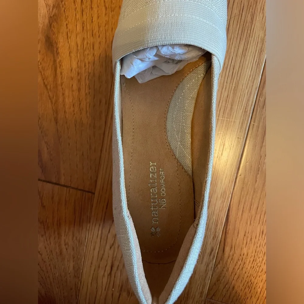 Naturalizer Cream Wedges - Picture 5 of 6